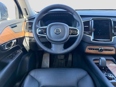 Used 2024 Volvo XC90 B5 Plus image 17