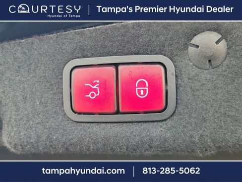 Used 2020 Mercedes-Benz C 300 4MATIC Sedan image 9