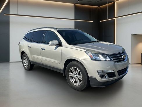 Used 2017 Chevrolet Traverse LT FWD image 6