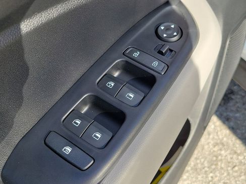 New 2025 Hyundai Venue SEL image 17