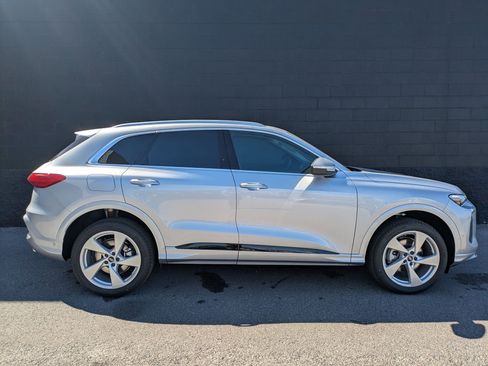 New 2026 Audi Q5 Premium AWD/4WD image 4
