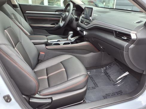 Certified 2023 Nissan Altima 2.5 SR image 11