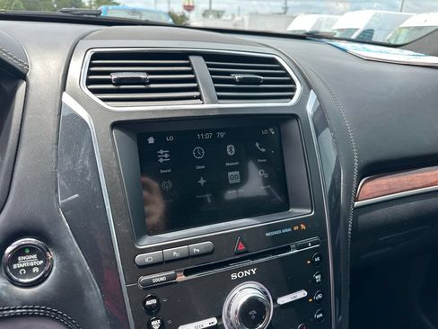 Used 2018 Ford Explorer Platinum AWD/4WD image 18
