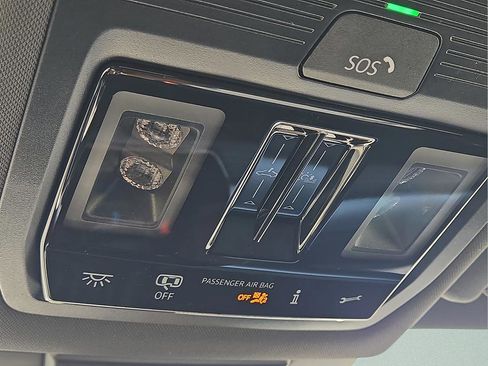 New 2026 Volkswagen Tiguan SE R-Line FWD image 21