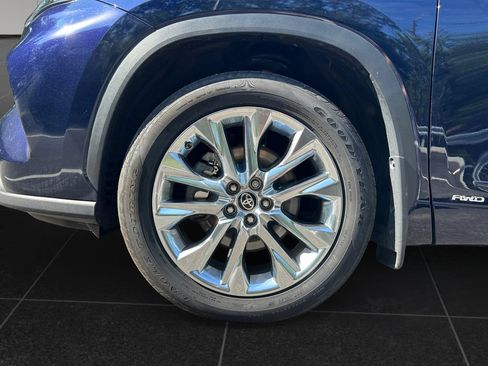 Used 2025 Toyota Highlander Limited AWD/4WD image 9