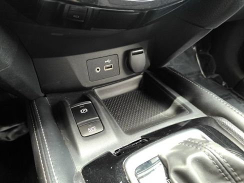 Used 2020 Nissan Rogue SL FWD image 50