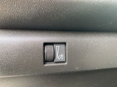 Used 2023 Chevrolet Colorado W/T image 17