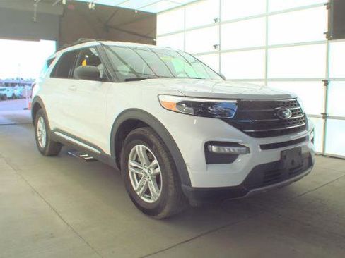 Used 2020 Ford Explorer XLT w/ Equipment Group 202A AWD/4WD image 1