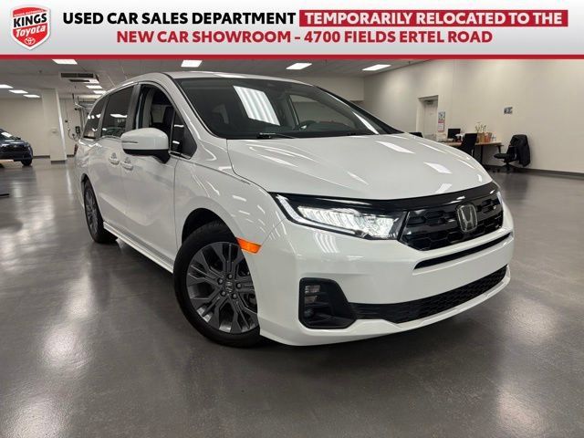 Used 2025 Honda Odyssey Touring image 1