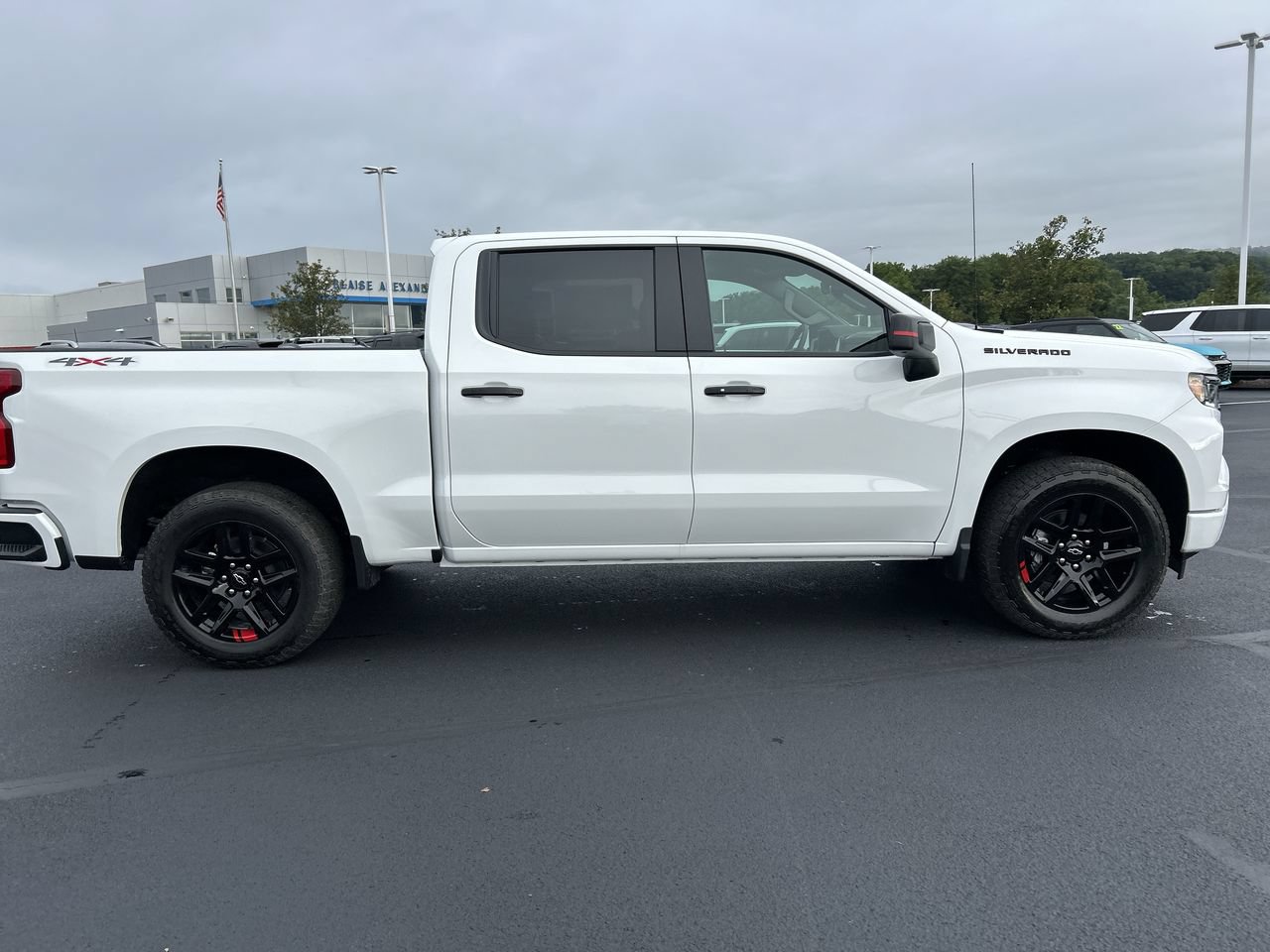 New 2026 Chevrolet Silverado 1500 RST w/ Redline Edition AWD/4WD image 8