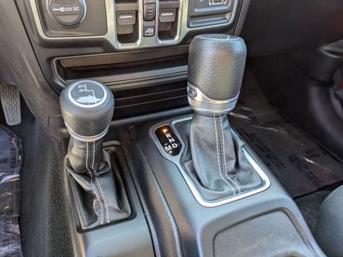 Used 2023 Jeep Gladiator Overland AWD/4WD image 22