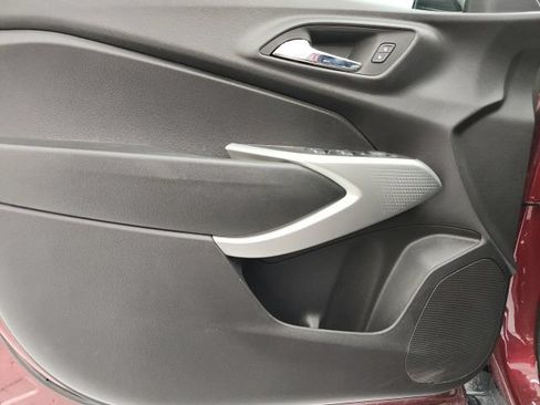 Used 2024 Chevrolet Trax RS w/ Driver Confidence Package FWD image 11