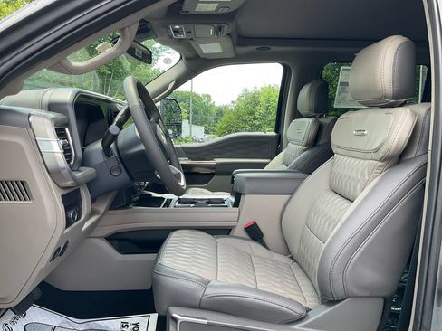 New 2026 Ford F250 Platinum w/ Platinum Plus Package AWD/4WD image 16