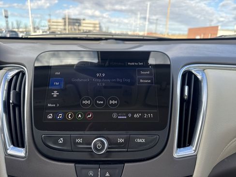 Used 2024 Chevrolet Malibu LT image 16