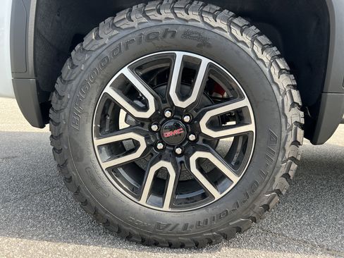 New 2026 GMC Sierra 1500 AT4 w/ AT4 Premium Package AWD/4WD image 22