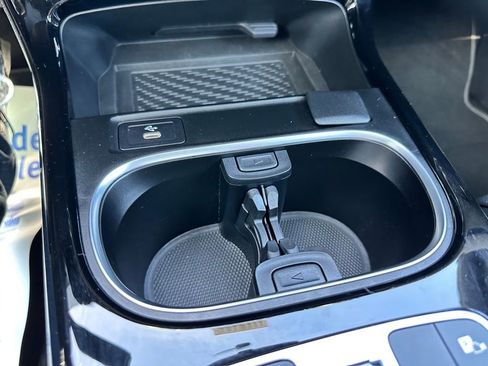 Used 2025 Mercedes-Benz CLA 250 4MATIC image 15