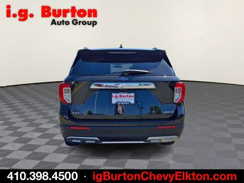 Used 2023 Ford Explorer XLT w/ Equipment Group 202A AWD/4WD image 5