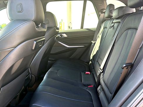 Used 2022 BMW X5 xDrive45e w/ M Sport Package AWD/4WD image 8