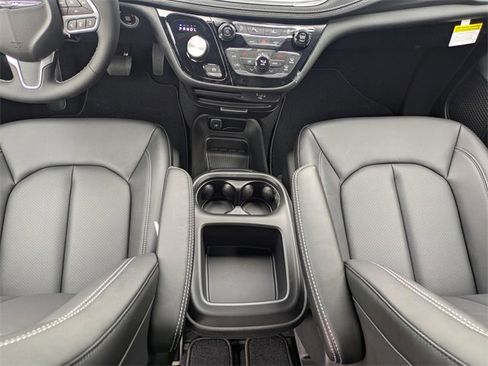 New 2026 Chrysler Pacifica Select image 20