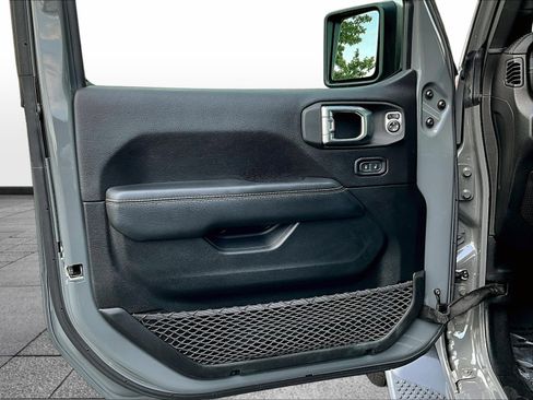 Used 2020 Jeep Wrangler Unlimited Sahara AWD/4WD image 22