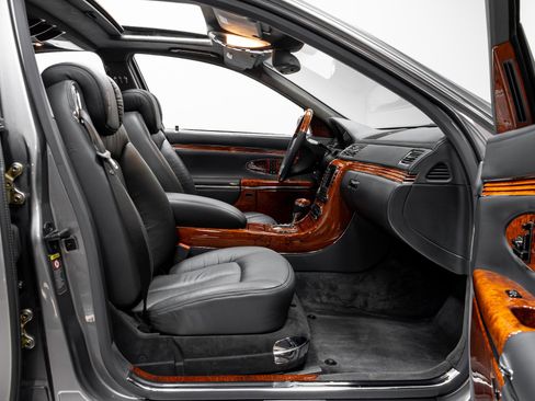 Used 2004 Maybach 57 image 21