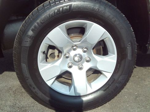 Used 2019 RAM 1500 Big Horn AWD/4WD image 14