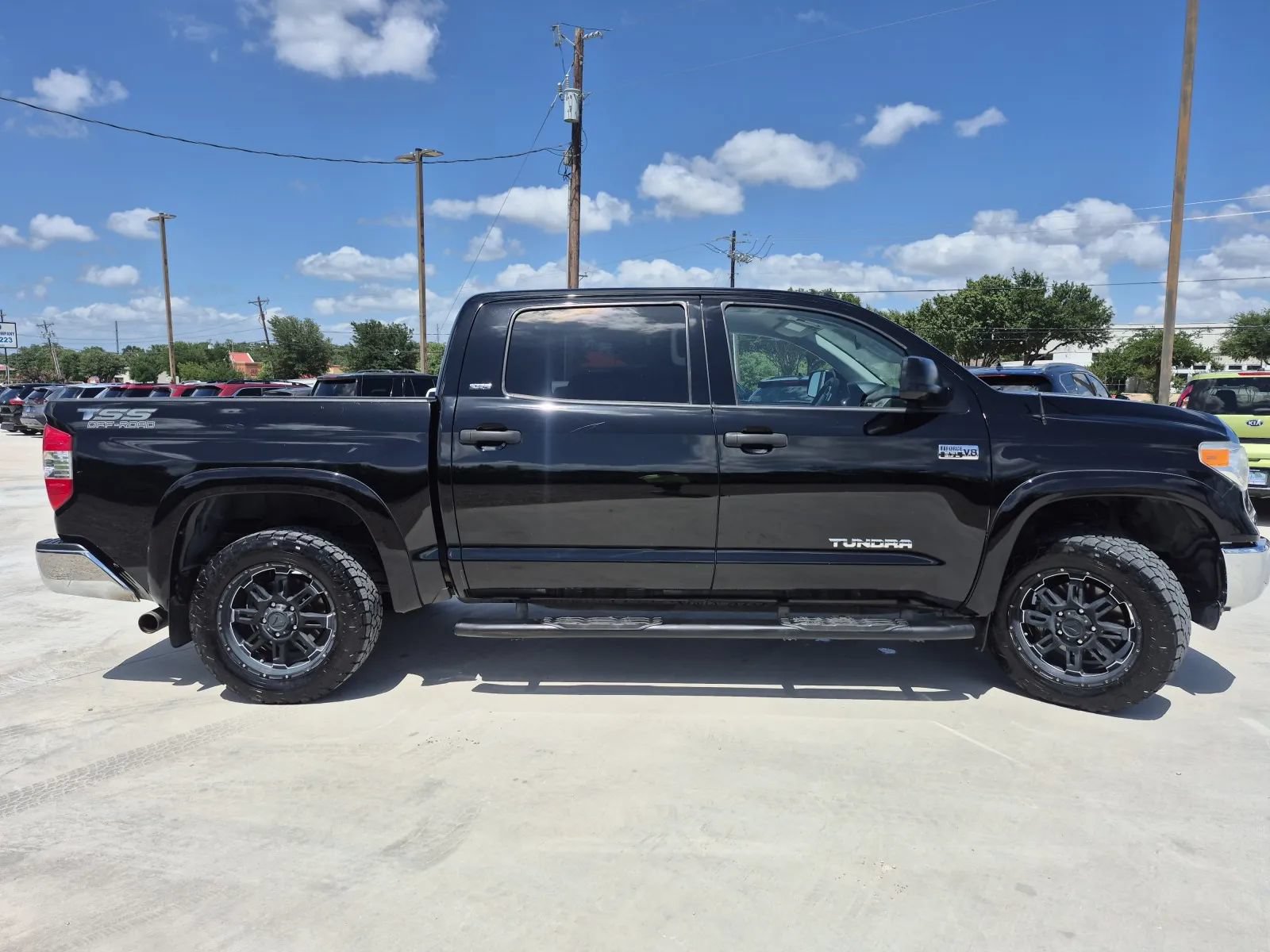 Used 2015 Toyota Tundra SR5 w/ SR5 Upgrade Package RWD image 5