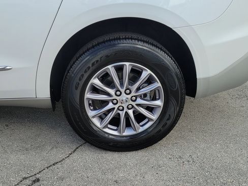 Used 2024 Buick Enclave Essence image 26