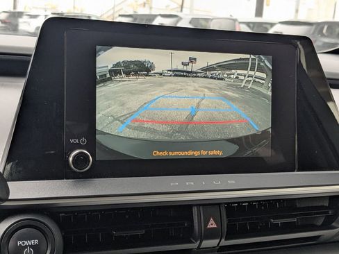 Used 2025 Toyota Prius LE image 20