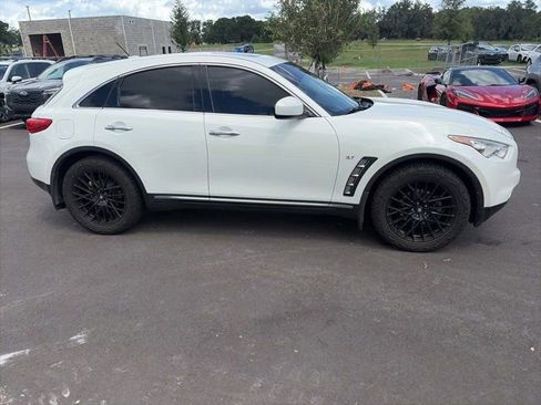 Used 2017 INFINITI QX70 2WD image 2