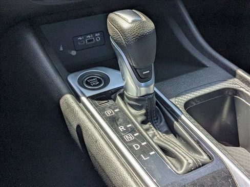 Used 2022 Nissan Sentra SV FWD image 9