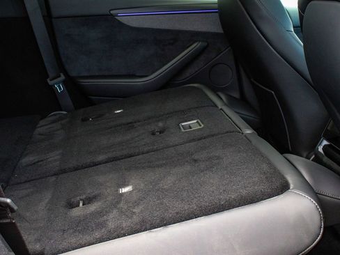 Used 2026 Tesla Model Y Long Range AWD/4WD image 37