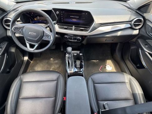Used 2025 Chevrolet Trax ACTIV FWD image 4