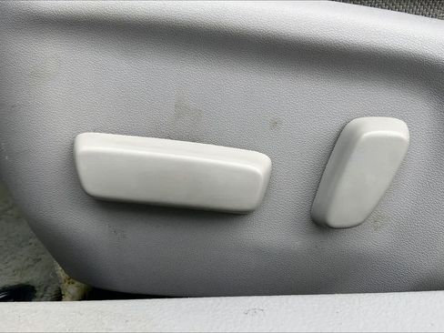 Used 2017 Toyota Camry LE FWD image 34