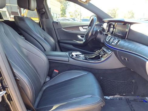 Used 2017 Mercedes-Benz E 400 4MATIC Wagon image 25