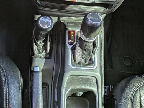 Used 2020 Jeep Wrangler Sport image 21