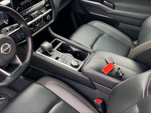 Used 2023 Nissan Pathfinder SL image 15