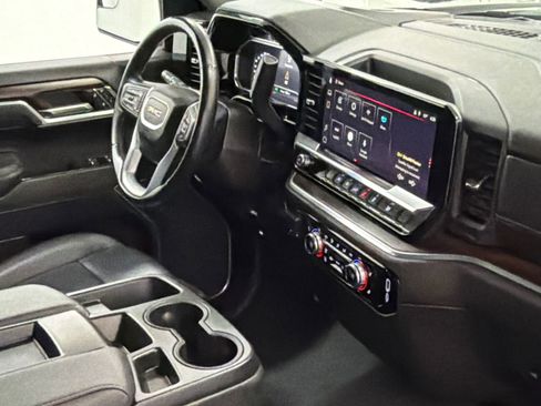 Used 2025 GMC Sierra 1500 SLT AWD/4WD image 10