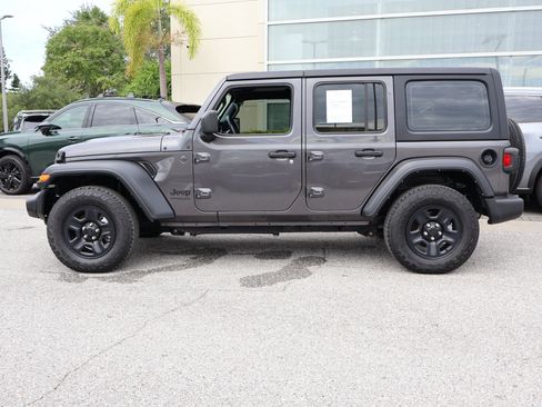 Used 2022 Jeep Wrangler Unlimited Sport AWD/4WD image 5