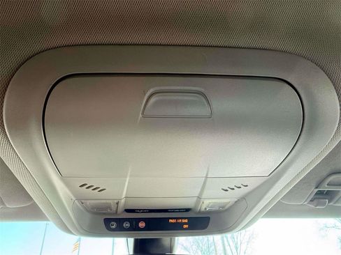 Used 2018 GMC Terrain SLE w/ Driver Convenience Package image 25