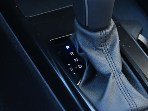 Used 2025 Toyota Camry SE image 20