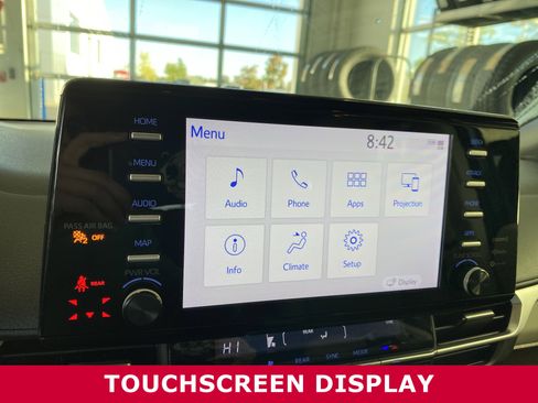 Used 2021 Toyota Sienna XLE image 17