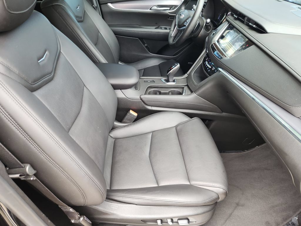 Used 2019 Cadillac XT5 Luxury FWD image 14