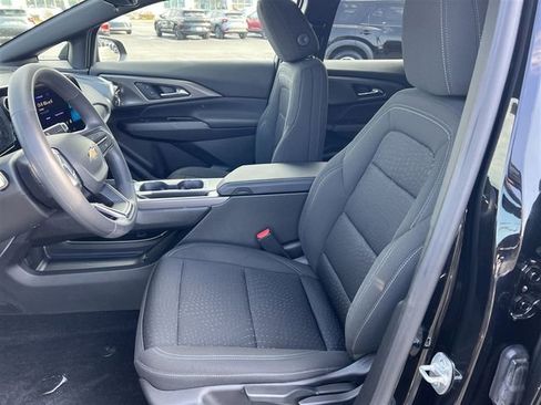 Certified 2025 Chevrolet Equinox EV LT image 17