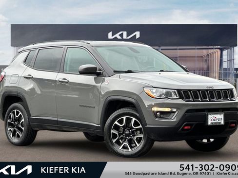 Used 2020 Jeep Compass Trailhawk AWD/4WD image 1