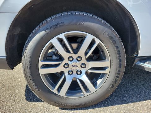 Used 2022 Ford Expedition Limited image 29