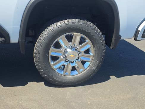 New 2026 Chevrolet Silverado 2500 High Country w/ Z71 Off-Road Package AWD/4WD image 10