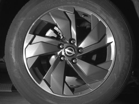 Used 2025 Nissan Rogue SV FWD image 12