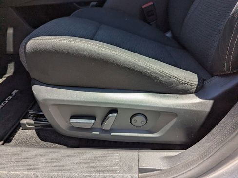 Used 2022 Nissan Rogue SV AWD/4WD image 21
