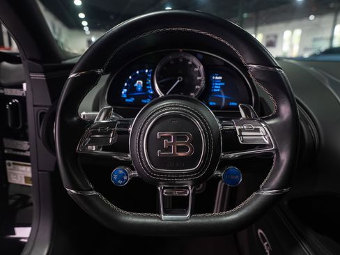 Used 2018 Bugatti Chiron image 15